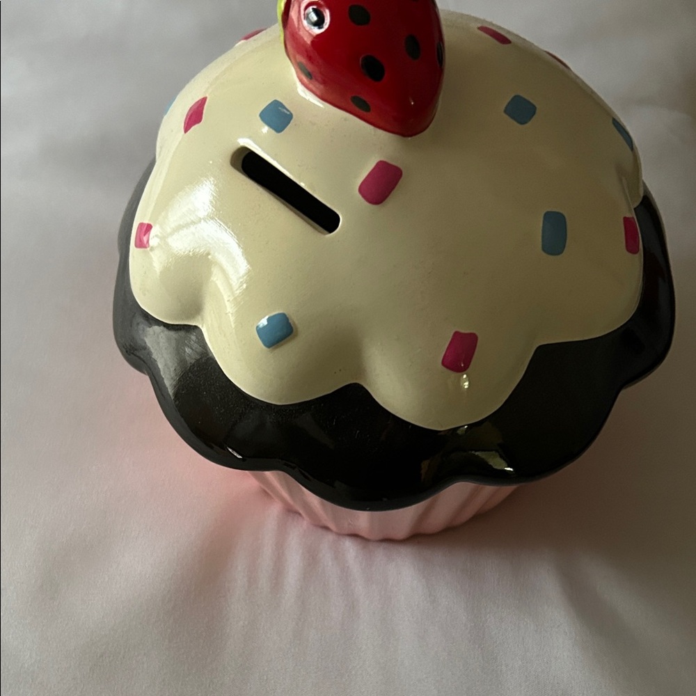 Cupcake Shaped Coin Bank